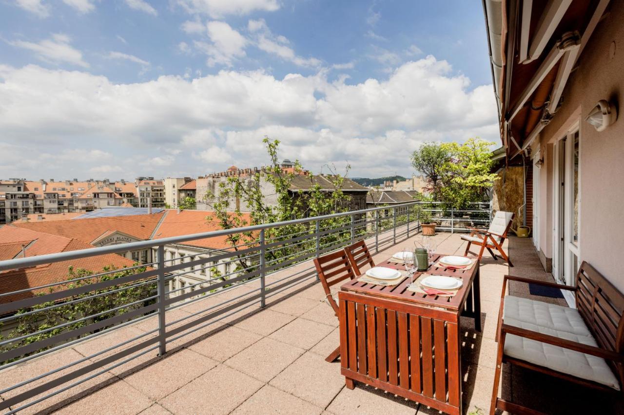 Bright And Spacious Penthouse W/ Terrace & Parking Βουδαπέστη Εξωτερικό φωτογραφία